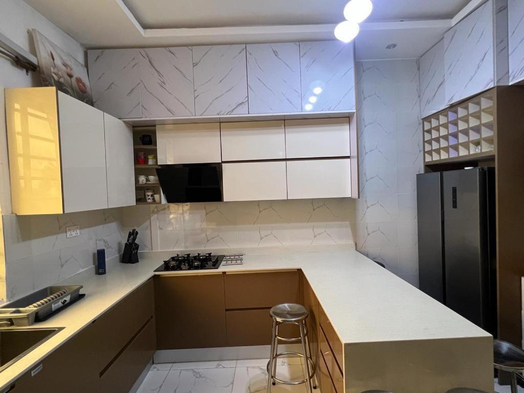 Fowaa Lux Acomodação com café da manhã Tema Exterior foto
